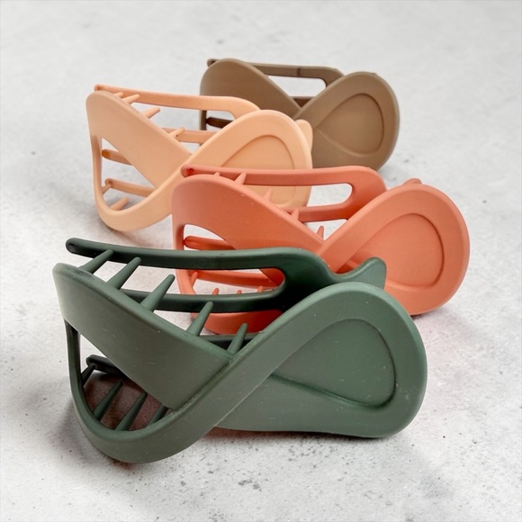 Accessories - Set of Four Hair Claw Clips in Earth Tones